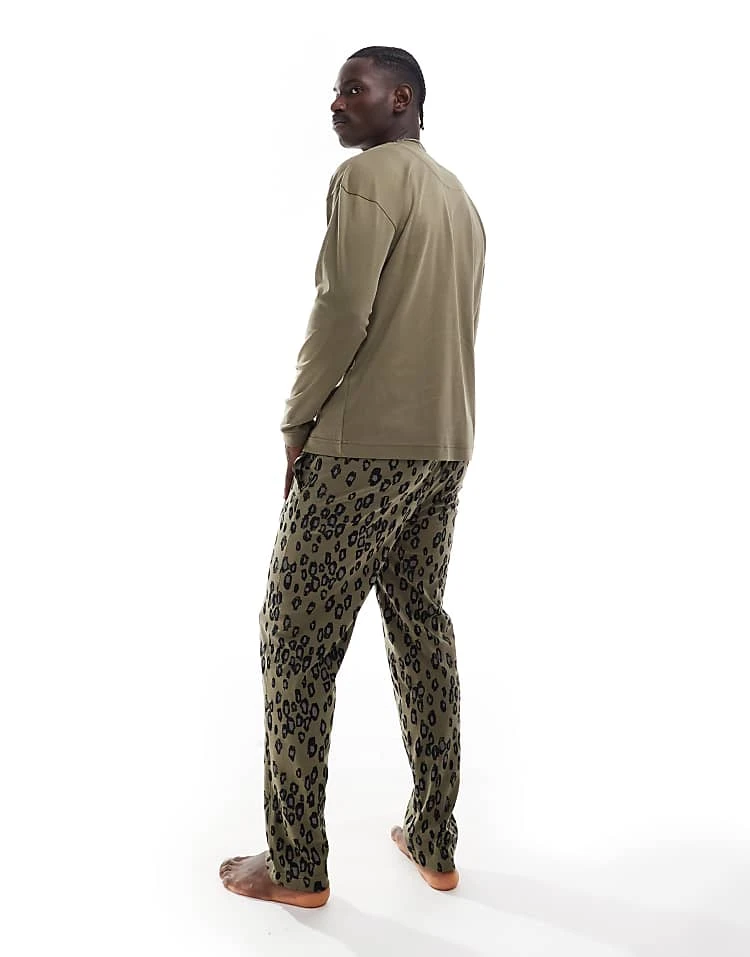 BOSS Bodywear HUGO Bodywear Long Sleeve Loungewear Set In Green With Animal Print For Men - Image 2